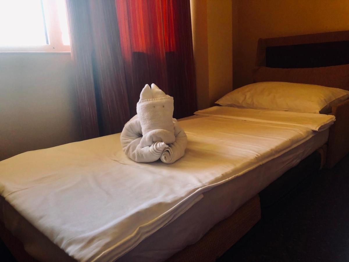 Family Hotel Deja Vu Равда Экстерьер фото